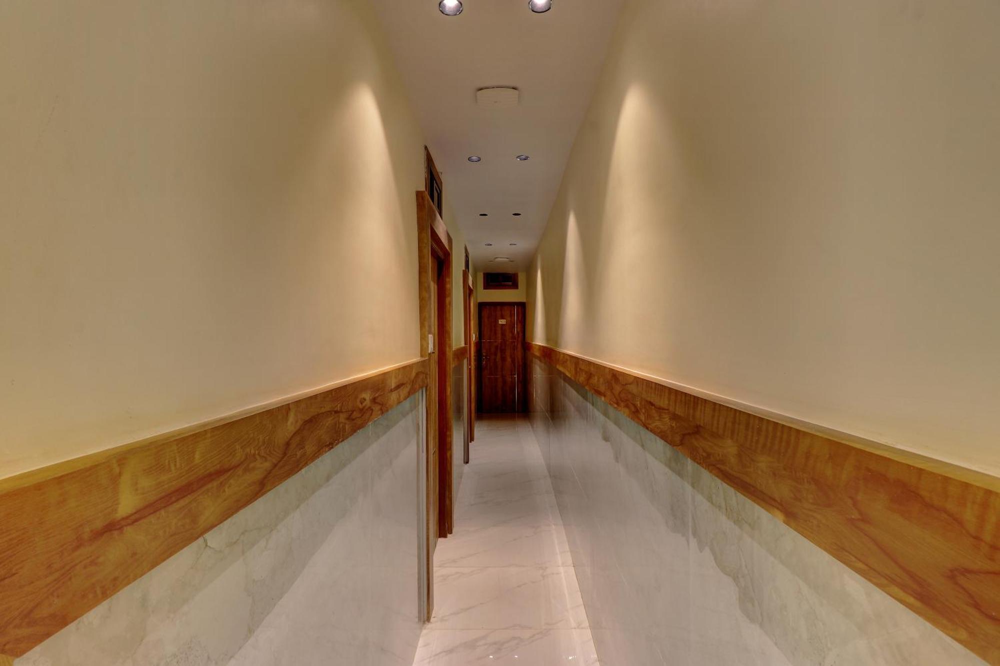 Hotel Amber Suite Near Mumbai Airport ภายนอก รูปภาพ